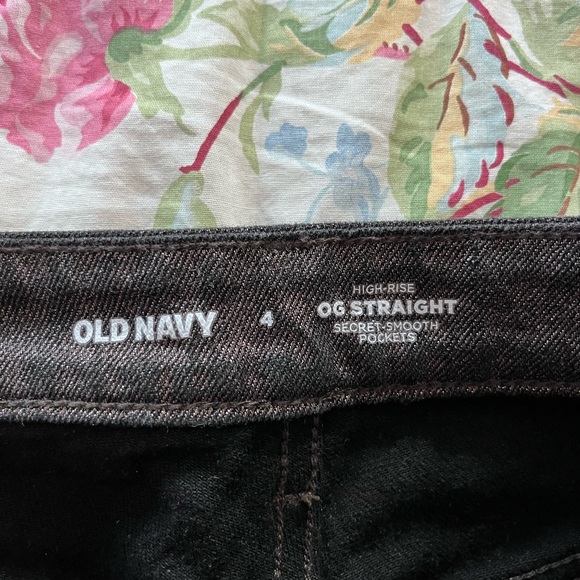 Old Navy Women’s Black High-Waisted Shine Jeans - Picture 4 of 9